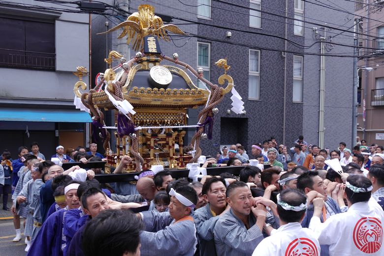 senzoku-toriimae.jpg(149001 byte)