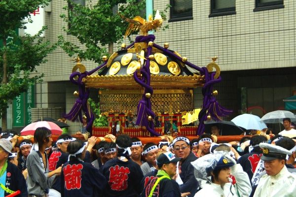 白山神社の文政神輿。08.09.21.