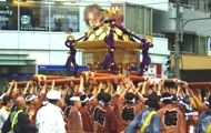担ぎ手達ぶれず一気に差し切りです。08.09.21.