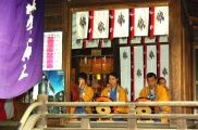 夜店もなく祭り囃子だけが奏でられている。08.09.21.