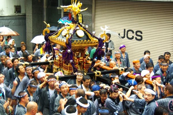 八年ぶり渡御の七倉稲荷神社。08.09.21.