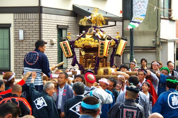 神輿は小粒でも祭モードは最高潮。08.09.23.