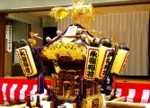 小振りながら鎮座する宮神輿。08.09.23.