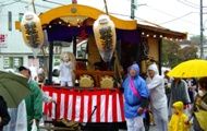 宮神輿、子供神輿に続く屋台。08.09.29.