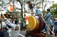 非日常的な御太鼓の響きはまさに祭り太鼓。08.10.12.