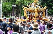境内一揉みしてさっと宮出し。'11.07.24.