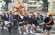 激しい大粒の雨しぶき。'11.08.26.