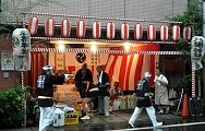 若杉小学校前の御神酒所。'11.08.26.