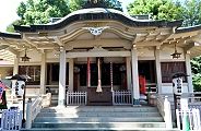 昭和43年再建のコンクリ社殿。'11.09.07.