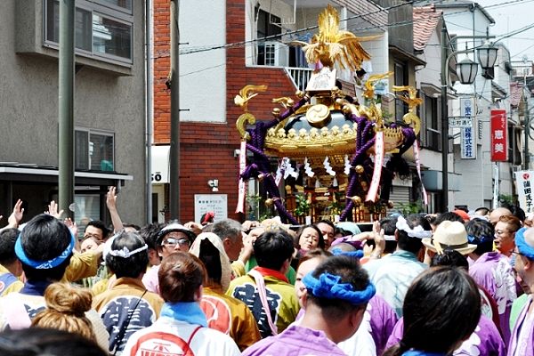 kamata-demura.jpg(79708 byte)