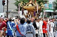メインストリート桜通りの担ぎ。'11.09.04.