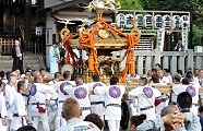 憧れ担ぎに世話人氏子が参集。'11.09.11.