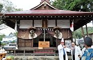 春日神社の社殿。'11.09.25.
