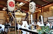 木材倉庫内のお仮屋。'11.09.24.