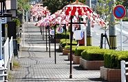 万灯花傘が五日市お神酒所まで連なる。'11.09.29.
