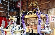 神輿庫に飾られた一之宮。'11.10.09.