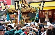 入れ替わる同好会の担ぎ手。'11.10.09.