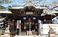 宮出し終えて静寂の社殿。'12.04.08.