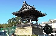 知行院の鐘楼。'11.10.16.