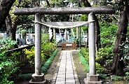 松陰墓所の木戸孝允奉納鳥居。'11.10.23.