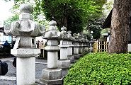 明治41年奉納された石燈籠。'11.10.23.