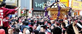 興奮の担ぎ手にやっと木が入る。'12.05.05.