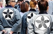 氏子誇りの印半纏。'12.05.13.