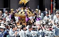 途切れずに神輿揉み。'12.05.13.