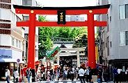 朱塗りの大鳥居。'12.05.13.