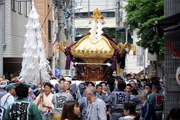 御幣を咥えた鳳凰。'12.06.03.