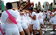 反動で力強く押し上げる。'12.06.02.