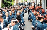 三桂町会の担ぎ手。'12.06.10.