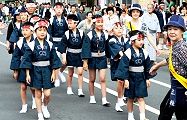 三桂の幟受け持つ年長組。'12.06.10.