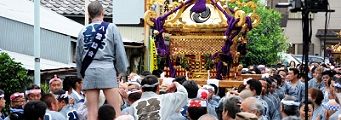 まだ担がせろと神輿揉み止めず。'12.06.03.