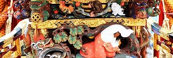 極彩色の彫刻の胴。'12.06.24.