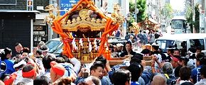 環八通りを横断していざ中町会へ。'12.08.26.