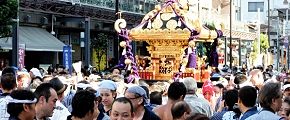 担ぎ手の熱気が炸裂する。'12.08.05.