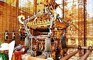 昭和10年建造の龍彫刻の二号地大神輿。'12.08.05.