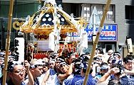 灼熱のもとオリャオリャの掛け声。'12.08.05.