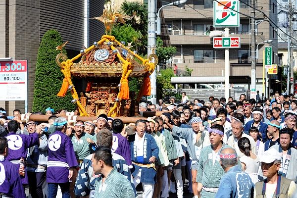 一段と気勢上げて一丁目三叉路目指す。'12.09.09.