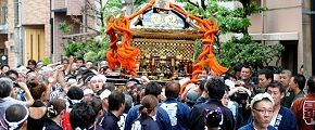 神輿揉み繰り返し渡御。'12.09.02.
