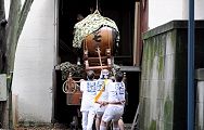 早くも太鼓山車の収納。'12.09.02.