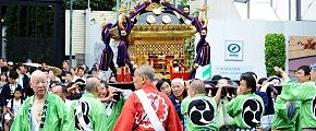 北参道から早稲田通りへ。'12.09.16.