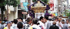メインストリートの銀座商店街。'12.09.16.