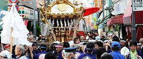 路地中お神酒所へ。'12.09.09.