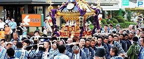 青梅街道を東進して行く。'12.09.16.
