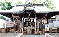 社殿は北向きに建つ。'12.09.16.