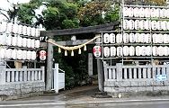 鳥居と大鷲神社提灯。'12.10.07.