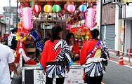 お祭りモードの八幡囃子連。'12.09.16.