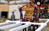 宮神輿の担ぎ棒は晒が巻かれている。'12.10.14.